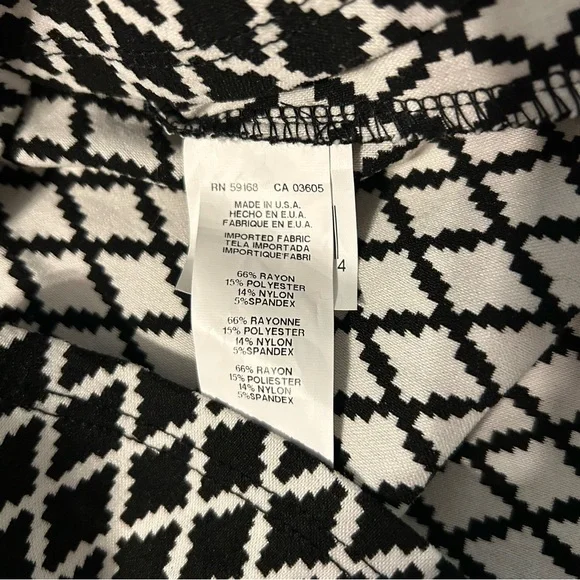 NWT Karen Kane Black & White Diamond Blouse Fitted Bell Sleeves Boat Neck Medium - Picture 7 of 8